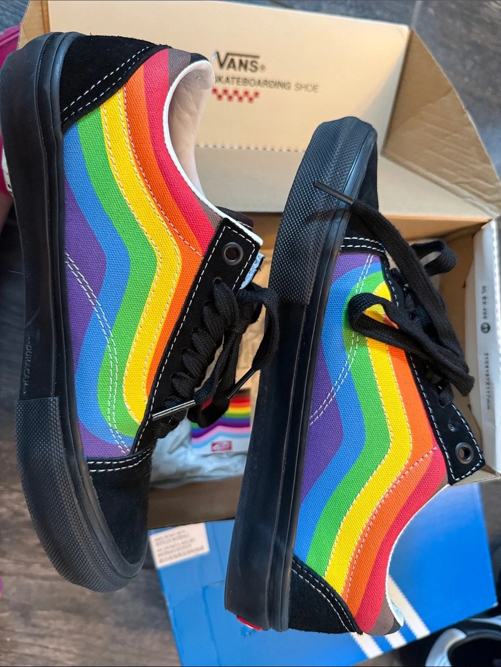 Vans Pride Wave Low-Top Sneakers with Black Trim Unisex 7.5M/9W